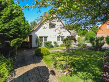 Charmantes EFH. auf 1.429qm2 Premium-Grundstück direkt an Hamburgs Stadtgrenze. Seltene Gelegenheit!, 25462 Rellingen, Einfamilienhaus