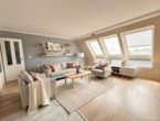 Wohnzimmer "WOHNBEISPIEL" - Wohnen über den Dächern von Hamburg – 3 Zimmer Komfort-Eigentumswhg. | 84qm2, Kamin, Tiefgaragenpl.