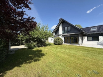 TRAUMHAUS. Ihr neues Zuhause in Bestlage von Heide-Süderholm. 6-Zimmer | Garten | Kamin uvm., 25746 Heide / Süderholm, Einfamilienhaus