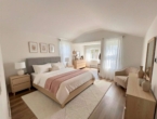 Schlafzimmer (VIRTUALISIERT) - Ankommen. Durchatmen | Bungalow mit 4 Zimmer u. 110qm2 Wohnfläche | Naturparadies mitten in Hamburg.