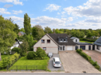 Außenansicht Vorderansicht - Viel Raum, viel Garten, viel Zukunft – Zusammen wohnen. Für sich sein. Ein Zuhause mit viel Platz.