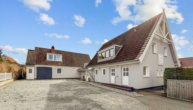 Außenansicht - Darfs ein bisschen Mee(h)r sein? Kapitalanlage in Ostseelage. 5 WEH., möbliert und modernisiert.