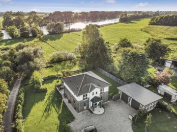 Ihr TRAUMHAUS! Direkt am Wasser – Repräsentativ, ruhig, modern und Exklusiv! Ein JUWEL in Bestlage., 24803 Erfde / Bargen, Einfamilienhaus