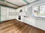 EG-Einbauküche-1 - SYLT vor der Tür | Exkl. Reetdachtraum | 275qm2 – 7 Zimmer | Sauna, EBK., Whirpool uvm.