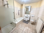 OG-Badezimmer - Modernes Familienhaus in Bargteheide, hell, praktisch und mit Raum für eigene Ideen. GELEGENHEIT.