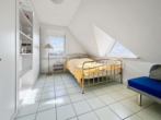 DG-Schlafzimmer-2 - Direkt an der Nordsee: Modernes EFH. mit Meerblick & Teilungspotenzial in Bestlage von Dagebüll.