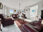 EG-Wohnzimmer - Direkt an der Nordsee: Modernes EFH. mit Meerblick & Teilungspotenzial in Bestlage von Dagebüll.