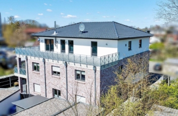 Ihr neues Zuhause! Traumhafte 4-Zi.-Penthouse-Whg, EBK, Kamin, Fahrstuhl, Garage, ruhige Lage uvm, 25746 Heide, Penthousewohnung
