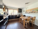 Hochwertige Einbauküche - Modern-Innovativ–Stilvoll. Gepflegter Bungalow mit großem Wintergarten. Ein Zuhause zum Wohlfühlen.