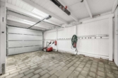 Garage - CHARMANTES EFH. | Wintergarten | ruhige Lage mit 651qm2 Grundstück – ideal für Paare. PROVISIONSFREI
