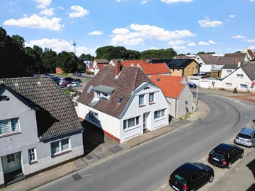 Charmantes Einfamilienhaus in bester Innenstadtlage von Heide. Jetzt Entdecken …, 25746 Heide, Einfamilienhaus