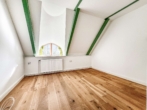 OG-Schlafzimmer-3 - Exklusiver Reetdachtraum | 275qm2 – 7 Zimmer | SYLT vor der Tür | Sauna, EBK., Whirpool uvm.