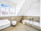 Haus2-Badezimmer-1-OG - Strandnahes Neubau-Reihenhaus auf Sylt – Schlüsselfertig & Ferienvermietung erlaubt! PROVISIONSFREI!