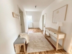 DG., Wohneinheit 2, Flur, "WOH - Ein Haus, zwei Wohnungen, unendliche Möglichkeiten – Hist. Zweifamilienhaus mit Bestzustand-Garantie