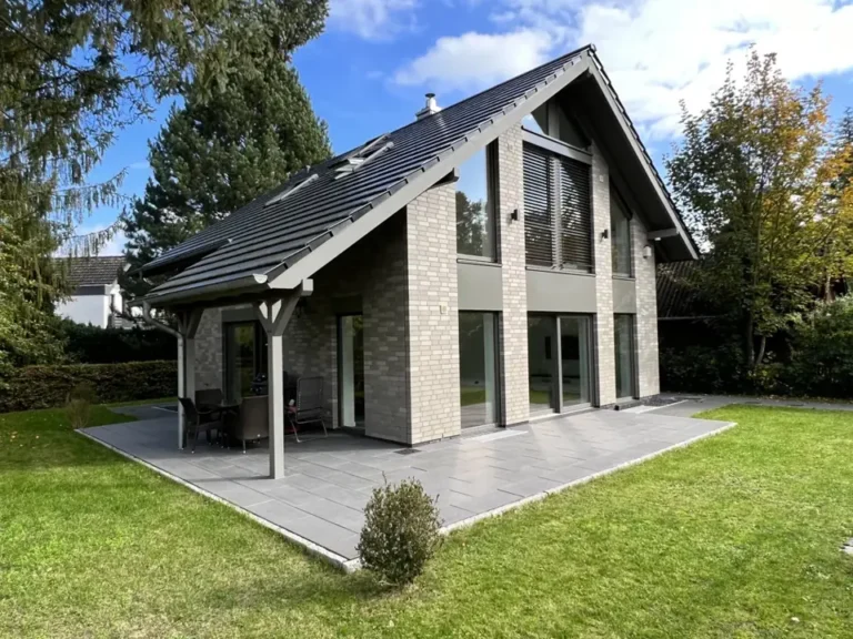 Einfamilienhaus in Hamburg-Boberg mit Garten und Terrasse